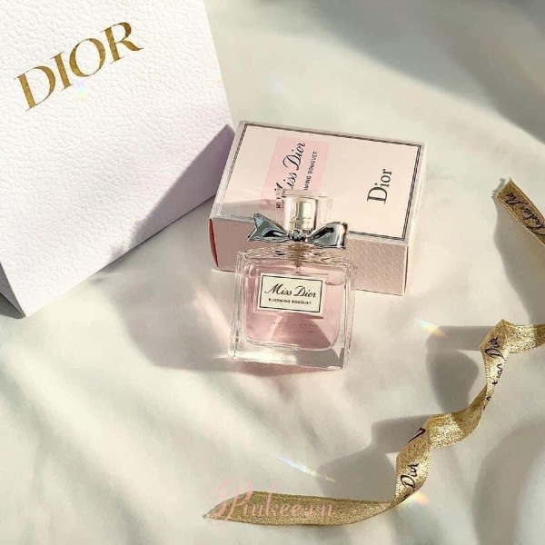 Hương thơm nước hoa mùi phấn Miss Dior Blooming Bouquet